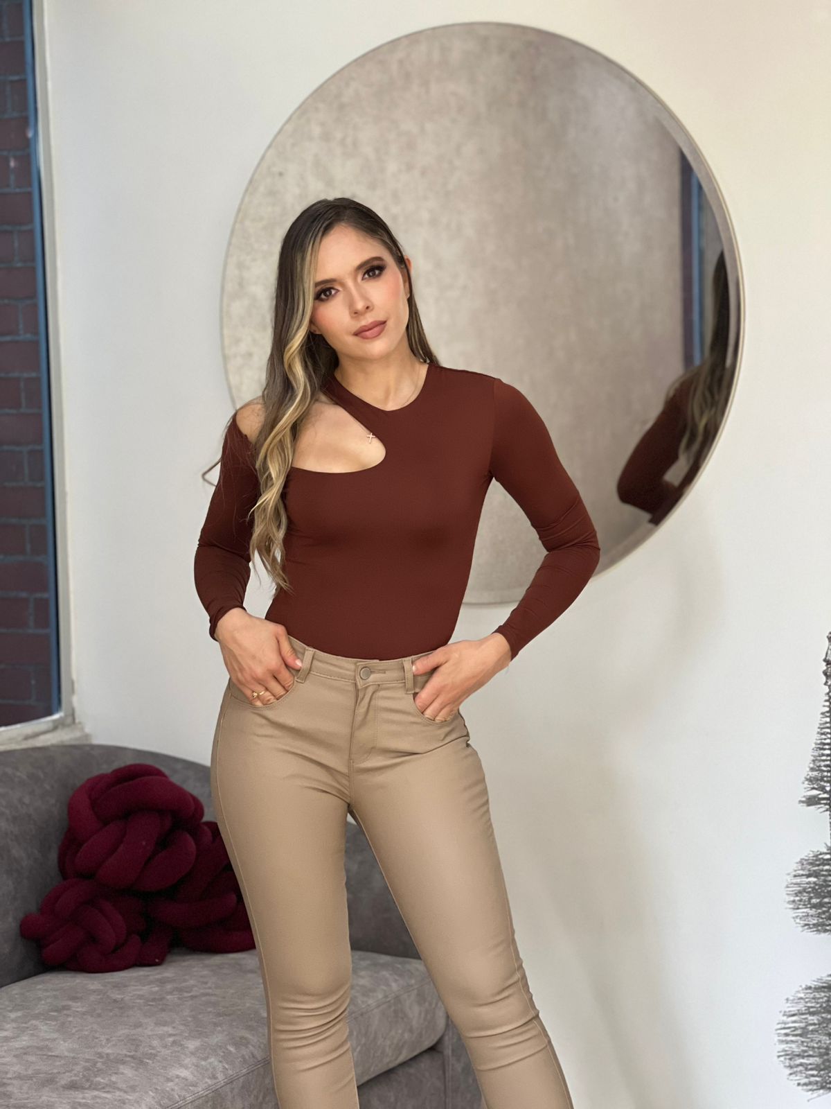 BODY SENSUAL CUT
