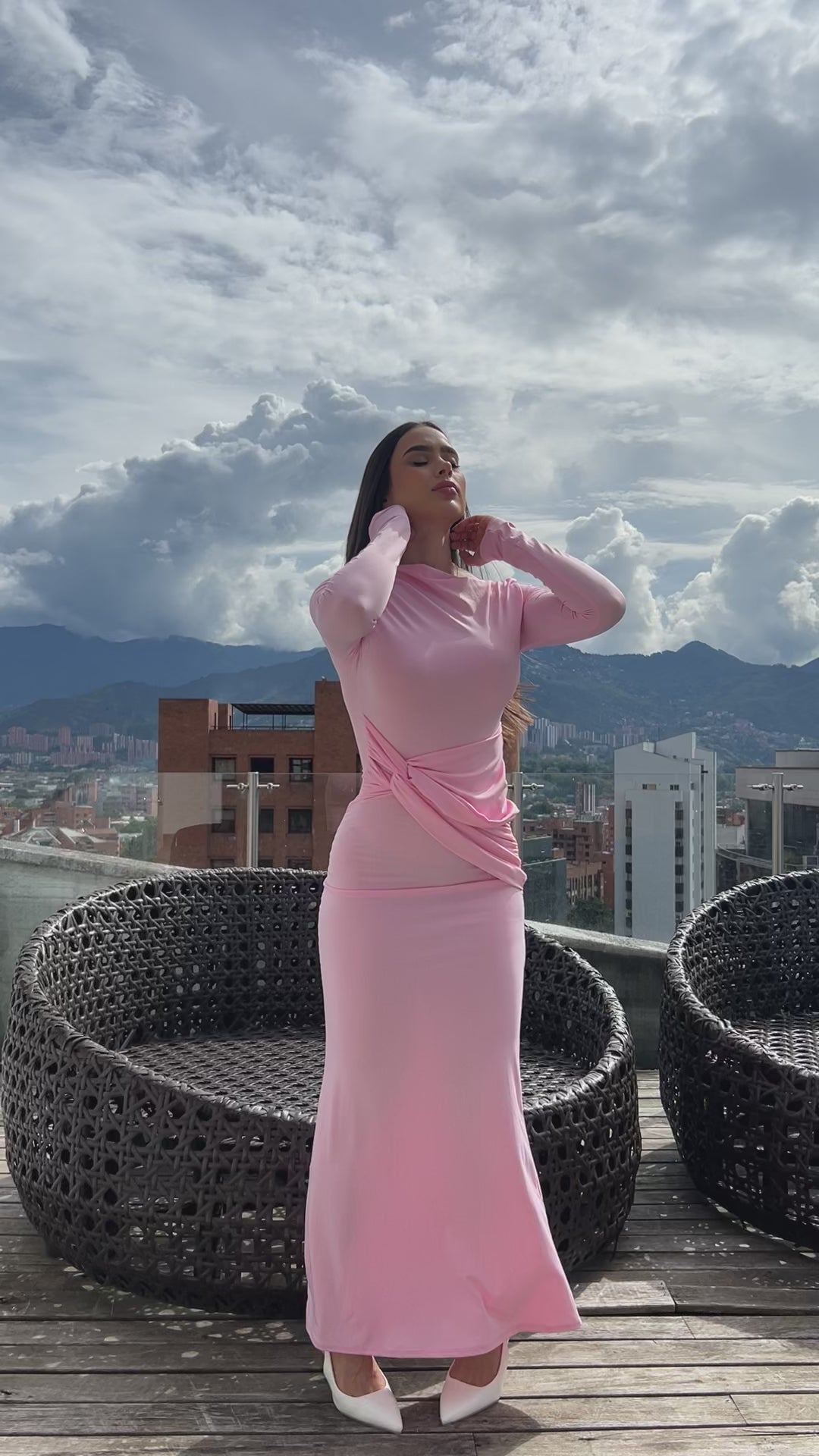VESTIDO ROSADO LARGO MANGA LARGA